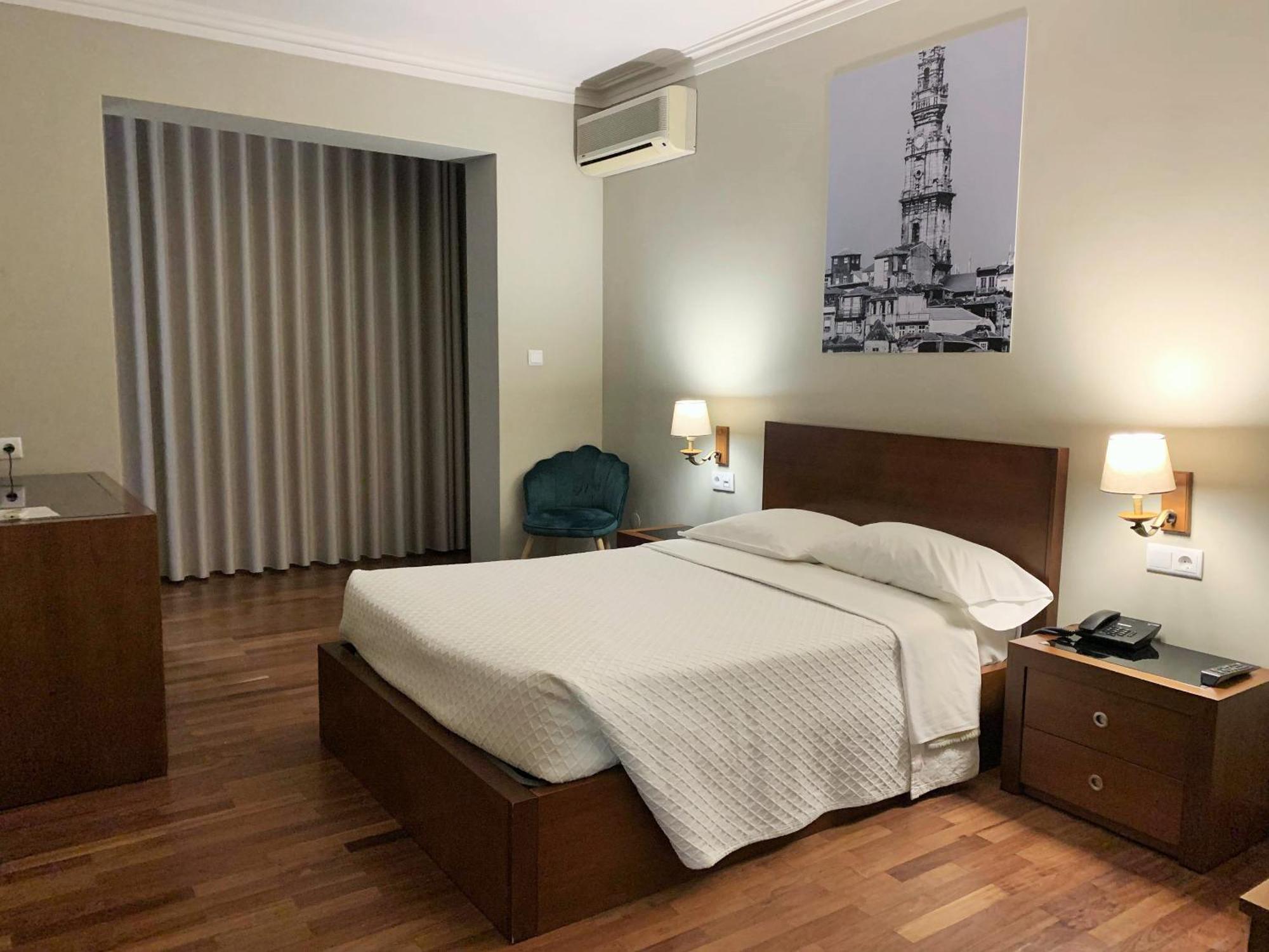Puma Hotel *